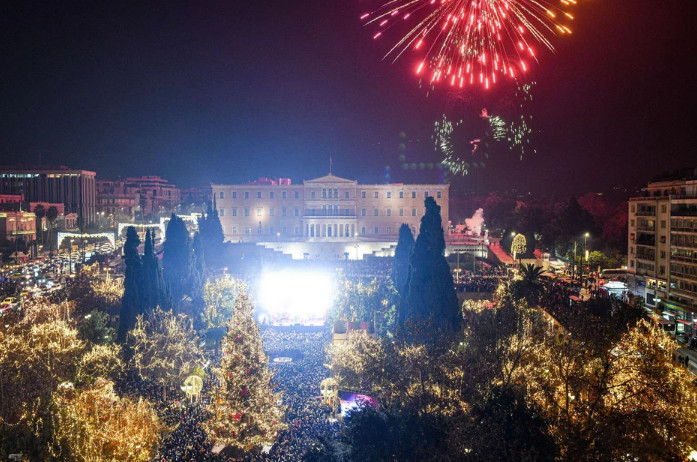 Εύσημα CNN για το πώς η Αθήνα υποδέχθηκε τη νέα χρονιά