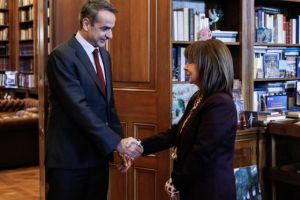 Μητσοτάκης σε Σακελλαροπούλου: Θα πετύχουμε την επιστροφή των Γλυπτών του Παρθενώνα