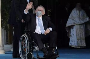 Δύσκολες ώρες για τον τέως βασιλιά Κωνσταντίνο