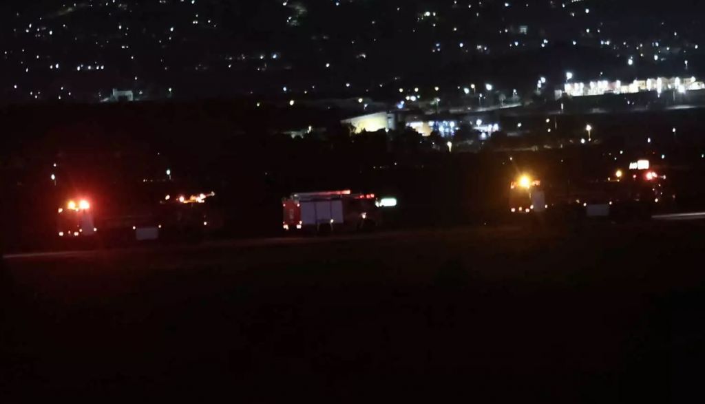 Οι πρώτες εικόνες από το αεροπλάνο μετά την ειδοποίηση για βόμβα