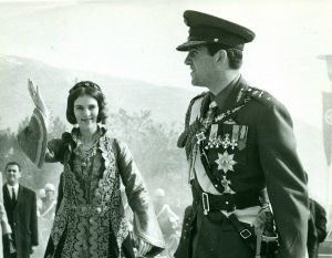 Η άνοδος στον ελληνικό θρόνο και η ταραχώδης βασιλεία του