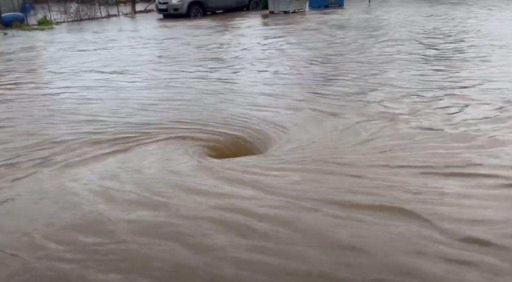 Πλημμύρες σε Πιερία και Πέλλα – Μεγάλες ζημιές από την κακοκαιρία στην Αριδαία