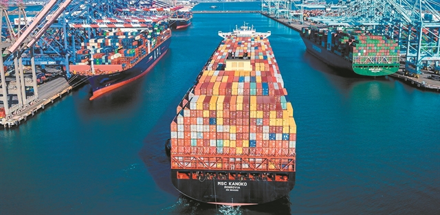 Δεμένα τα πλοία στα λιμάνια λόγω έλλειψης φορτίων