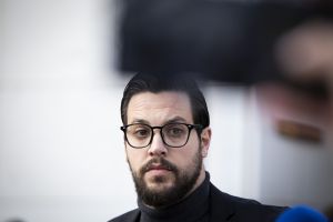 Διαψεύδει πως παντρεύεται ο Μάνος Δασκαλάκης