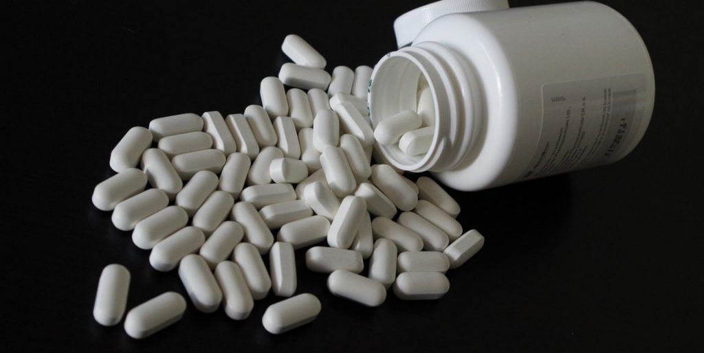 ΣΥΡΙΖΑ: Πλήρης «ασυδοσία» στην αγορά φαρμάκου με «υπογραφή Μητσοτάκη»