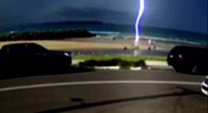 Αυστραλία: Κεραυνός χτύπησε παιδάκι στη θάλασσα