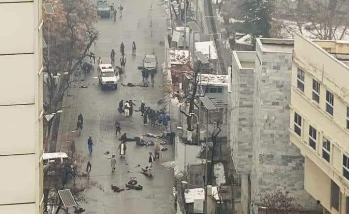 Αφγανιστάν: Ισχυρή έκρηξη στην Καμπούλ έξω από το υπουργείο Εξωτερικών – Φόβοι για νεκρούς