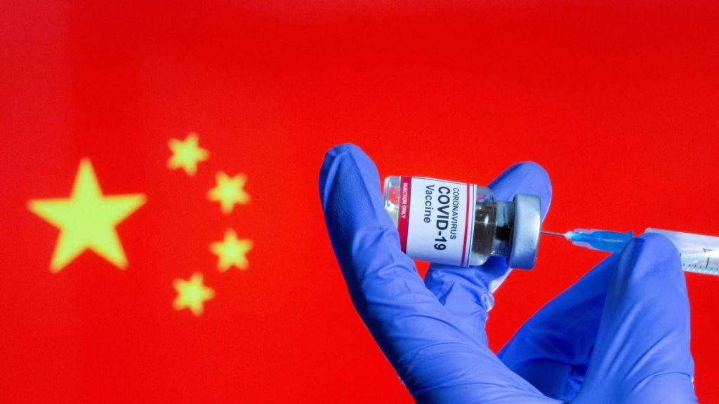 Χονγκ Κονγκ: Πώς οι τράπεζες προσπαθούν να δελεάσουν τους πλούσιους με δυτικά εμβόλια