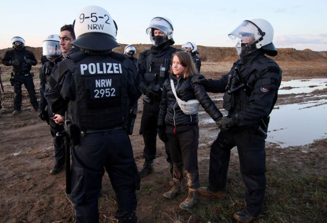 Συνέλαβαν ξανά στη Γερμανία την Γκρέτα Τούνμπεργκ