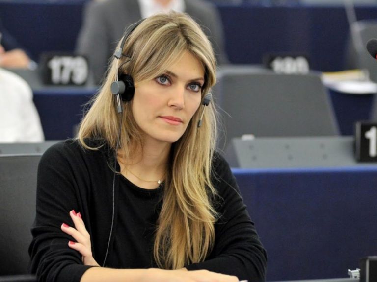 Εύα Καϊλή: Την παρακολουθούσαν μυστικές υπηρεσίες για έμμισθη σχέση με την Ρωσία; | tanea.gr