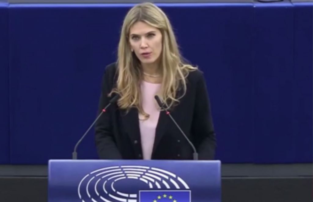 Εύα Καϊλή: Στο μικροσκόπιο οι επαφές με τον Άστον Κούτσερ