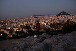 Χατζηδάκης: Ξεκινά η χορήγηση χαμηλότοκων στεγαστικών δανείων και το πρόγραμμα «Κάλυψη»