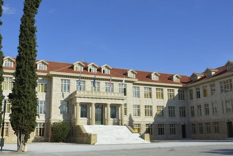 Θρίλερ με την εισβολή στο Κολλέγιο Αθηνών