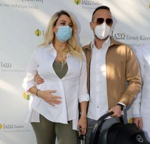 Κωνσταντίνα Σπυροπούλου: Η πανευτυχής μητέρα πήρε εξιτήριο