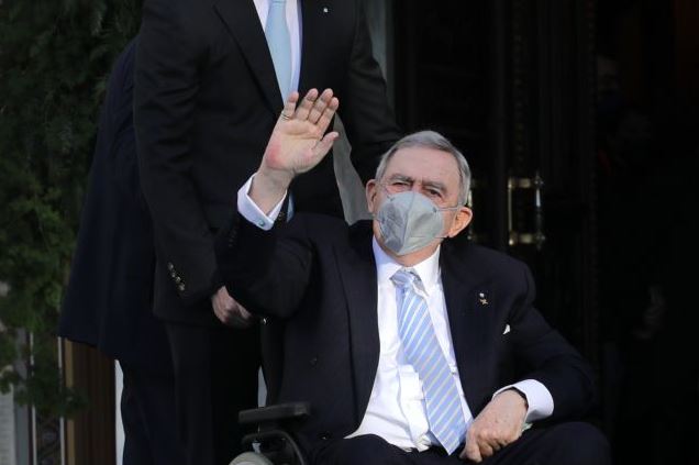 Ανοιξαν διαδικτυακό βιβλίο συλλυπητηρίων οι νοσταλγοί της βασιλείας