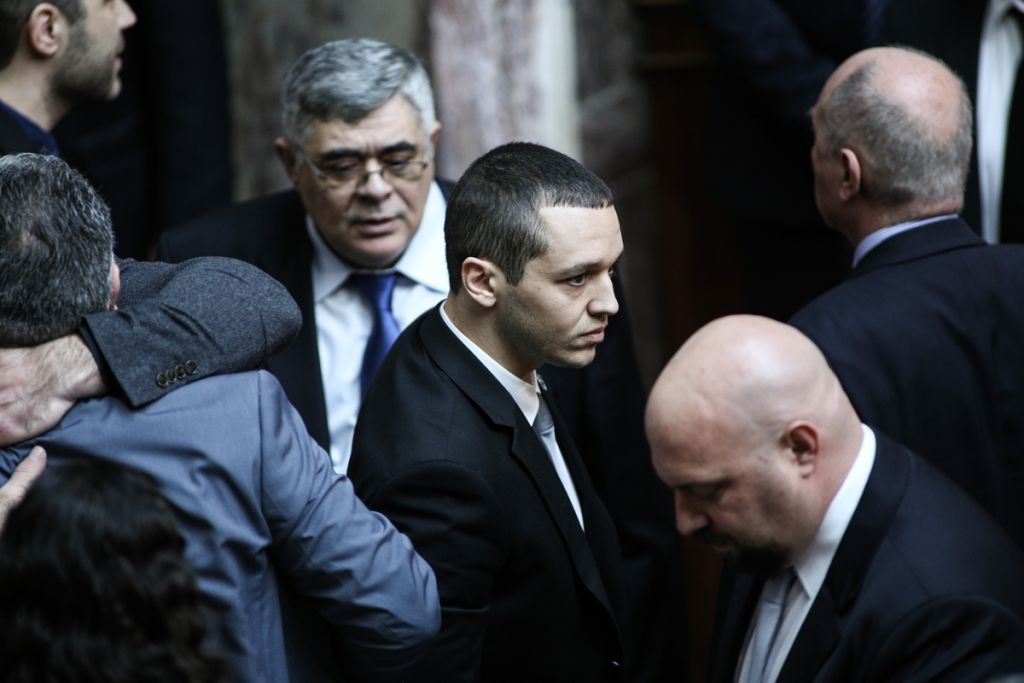 Κλείνει η πόρτα της Βουλής για εγκληματικές οργανώσεις