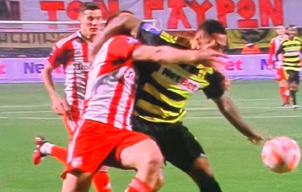 Καραπαπάς: «Ότι δώσατε και αυτό πέναλτι πραγματικά μας ξεπερνάει»