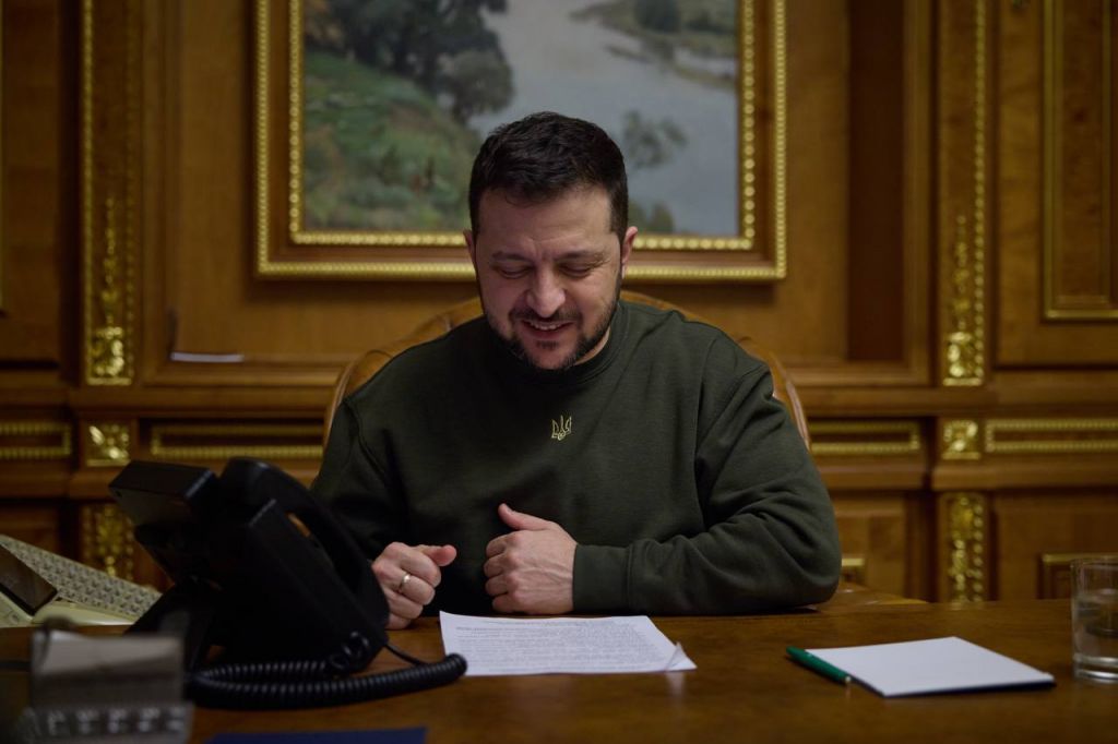 Επικοινωνία Ζελένσκι με Μακρόν –  «Συμφωνήσαμε να εργαστούμε για την εφαρμογή της Φόρμουλας Ειρήνης»