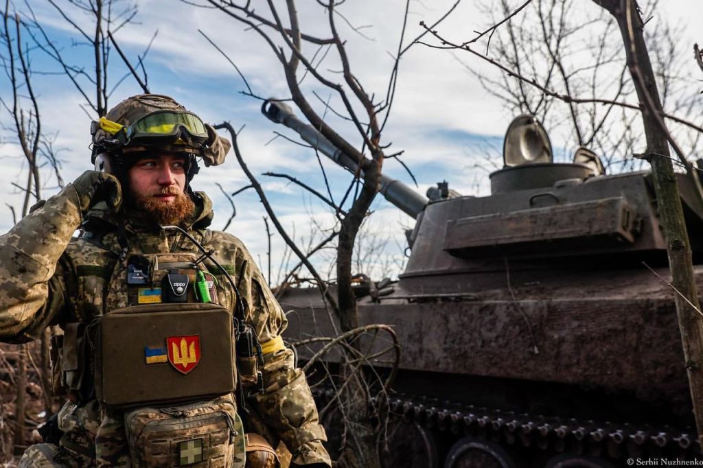 H Βρετανία εξετάζει για πρώτη φορά να προμηθεύσει την Ουκρανία με άρματα μάχης