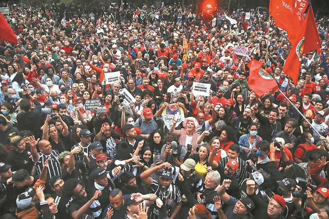 «Καμιά αμνηστία» απαιτούν εκατομμύρια Βραζιλιάνοι