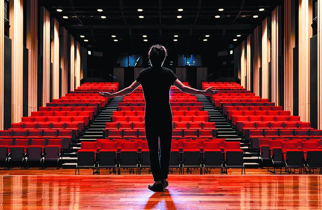 Κλειστά τα θέατρα το Σάββατο – Απεργούν ηθοποιοί και μουσικοί