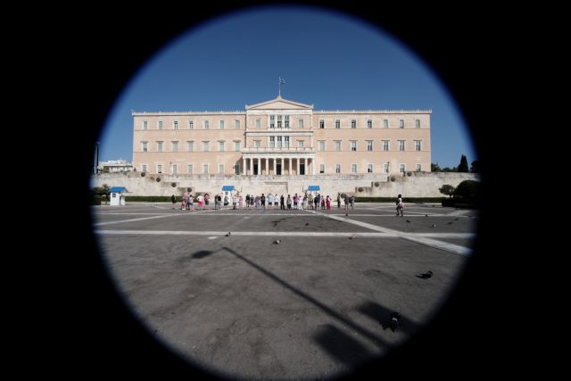 Έρευνα που σοκάρει: Στο ναδίρ η αξιοπιστία δικαστών και πολιτικών