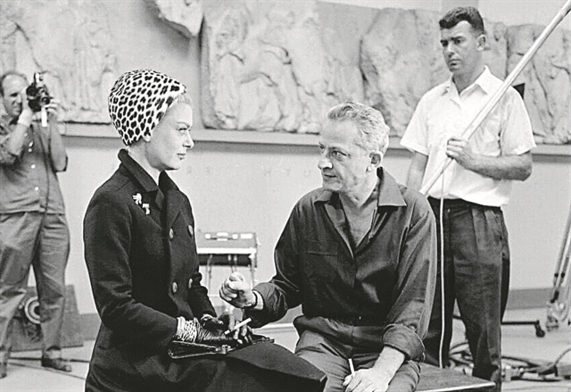 Σε τούτα εδώ τα μάρμαρα