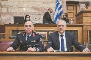 Ο υπουργός, η άγνοια και το «άδειασμα» στις Εσωτερικές Υποθέσεις