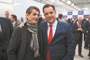 Οταν ο Αδωνις Γεωργιάδης αγκάλιασε τον Νίκο Καρανίκα