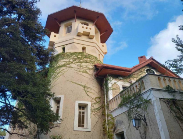 Πλειστηριασμοί: Στο σφυρί βίλες πλούσιων και διάσημων [εικόνες]