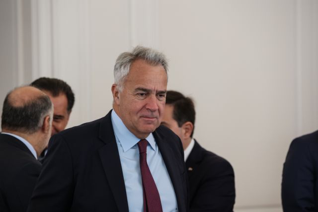 Καρφιά από Βορίδη για τις «μπίζνες» βουλευτών