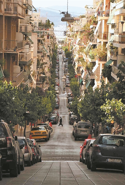 Αρωματικός καφές στη σκιά των νεοκλασικών…