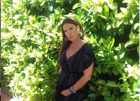 Βάνα Μπάρμπα: Είναι άγριο να σε κοιτά η μάνα σου και να μην σε αναγνωρίζει