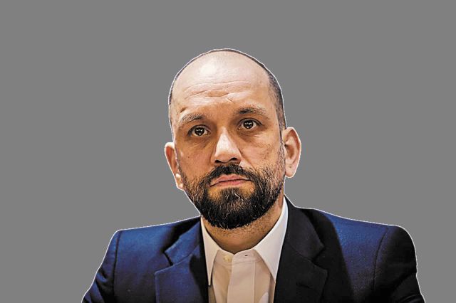 Η Αχτσιόγλου μπορεί να κρατήσει το κόμμα ενιαίο