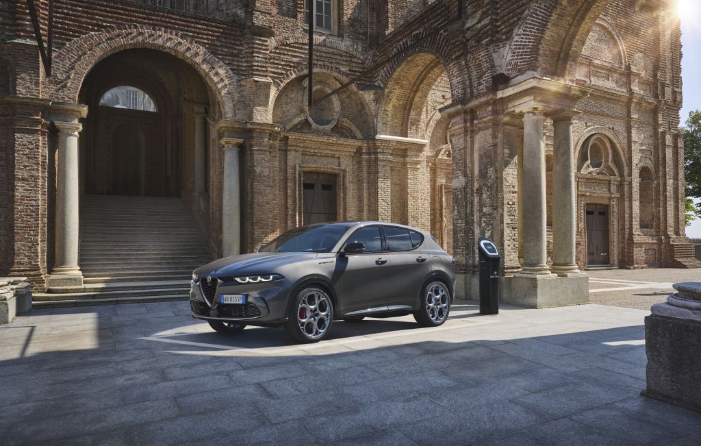 Η Alfa Romeo  Tonale Plug-in Hybrid Q4 με το ισχυρό υβριδικό σύστημα 280 ίππων