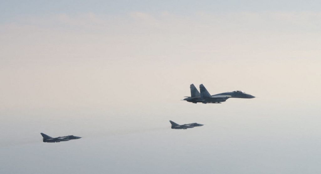 Σε συναγερμό η Αεροπορία – Αγνωστες λάμψεις στον ουρανό