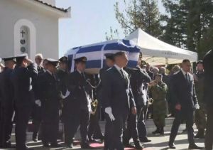 Η Ελλάδα θρηνεί και αποχαιρετά τον Μάριο Μιχαήλ Τουρούτσικα – Live το ύστατο χαίρε