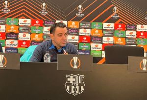 Τσάβι: «Η πρόκριση θα κριθεί στο Ολντ Τράφορντ»