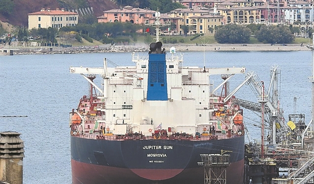 Μεταφέρεται από ναυτιλιακές εκτός ΕΕ μετά το εμπάργκο