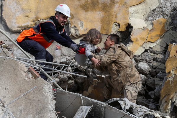 Σεισμός σε Τουρκία και Συρία: 25 φωτογραφίες που συγκλονίζουν τον πλανήτη | tanea.gr