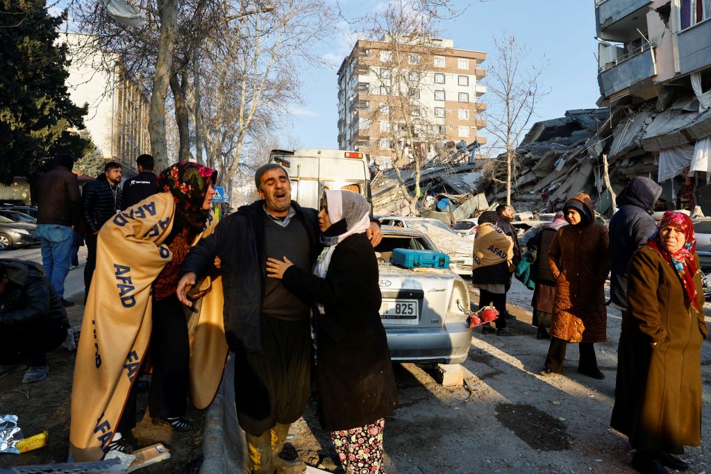 Σεισμός στην Τουρκία: Οργή πολιτών για τον φόρο σεισμού μετά την καταστροφή του 1999 – «Πού πήγαν τα λεφτά;»
