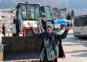 Σεισμός σε Τουρκία – Συρία: Φωτογραφίες γροθιά στο στομάχι – Θάνατος, θλίψη και απόγνωση