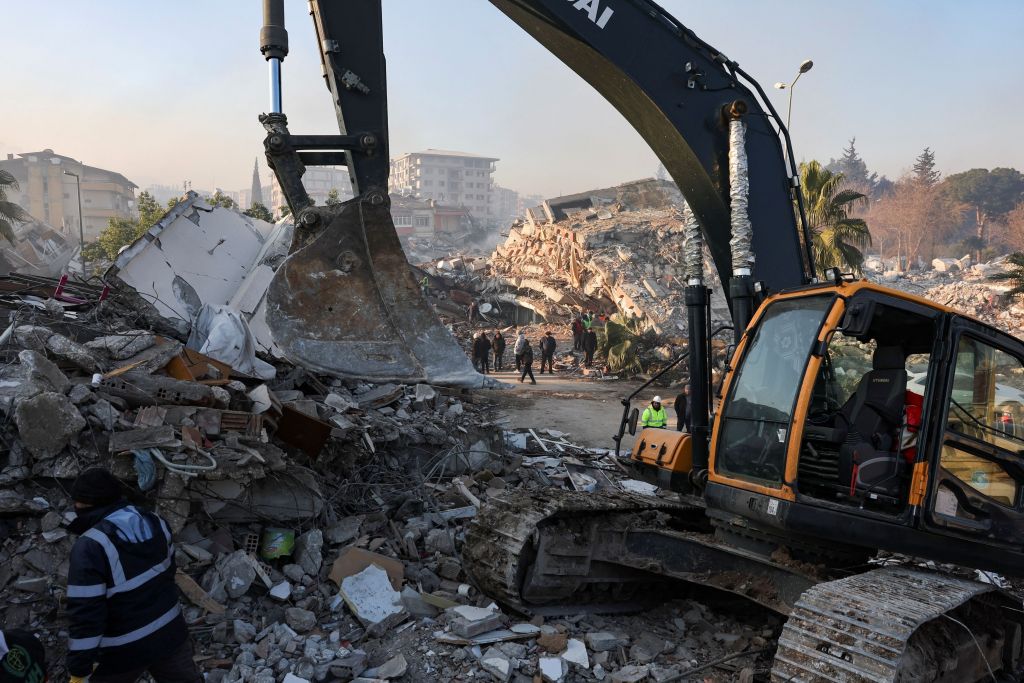 Σεισμός σε Τουρκία: Εξόφθαλμες αστοχίες – 20όροφα κτίρια σ’ ένα από τα πιο επικίνδυνα ρήγματα του πλανήτη