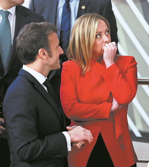 Θύμωσε γιατί δεν προσκλήθηκε στο Ελιζέ