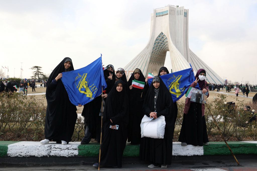 Δηλητηριάζουν τις μαθήτριες για να κλείσουν τα σχολεία θηλέων στο Ιράν