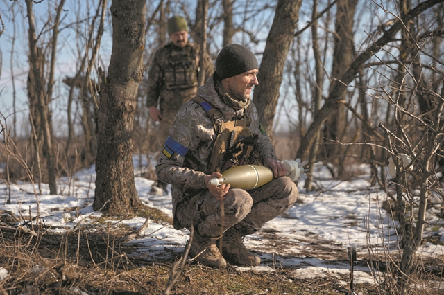 Μπρα ντε φερ μισθοφόρων και στρατηγών στο μέτωπο