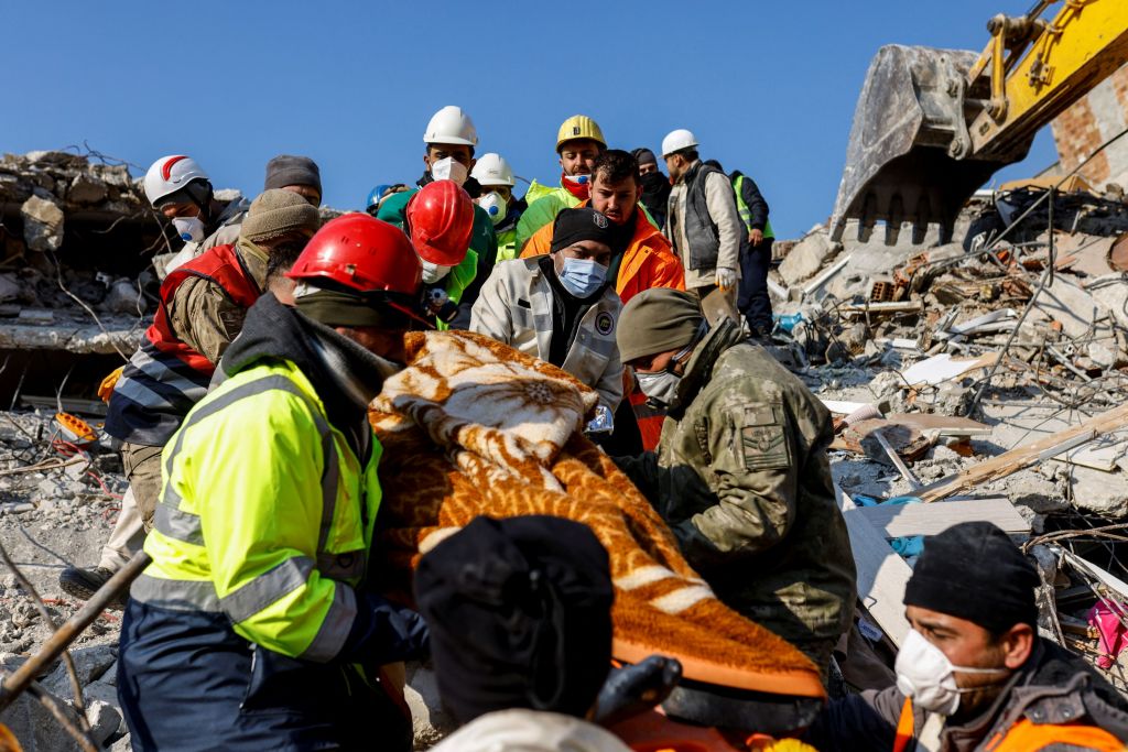 Σεισμός στην Τουρκία: Συγκλονιστική διάσωση εγκλωβισμένου μετά από 149 ώρες στα χαλάσματα
