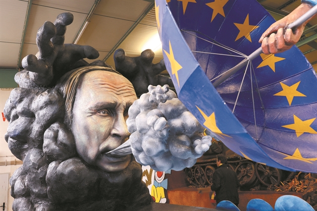 Οι προεκλογικές παροχές και ο Αντενάουερ