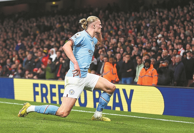 «Συγκάτοικοι» Πολίτες και Κανονιέρηδες