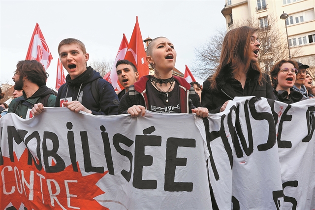 Τα θυμωμένα στρουμφάκια